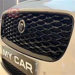 جاكوار إي- بيس